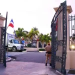 «Razones por las Cuales los Guardias no Dispararon al Hombre que Chocó con su Vehículo en el Palacio Nacional»